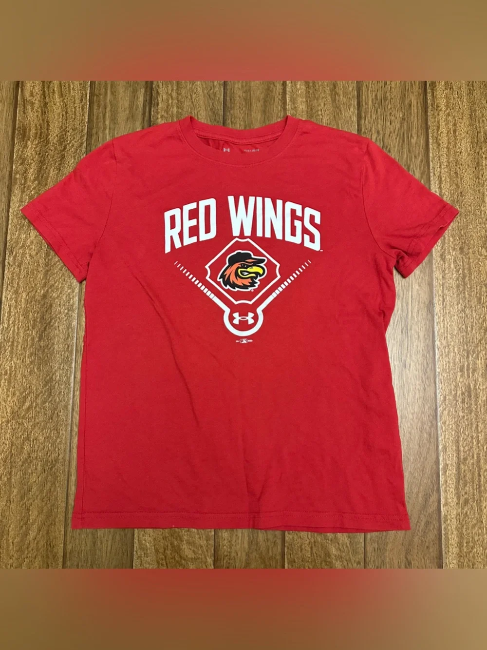 Under Armour Boys Red Wings Graphic T-Shirt Red Short Sleeve YLG A250